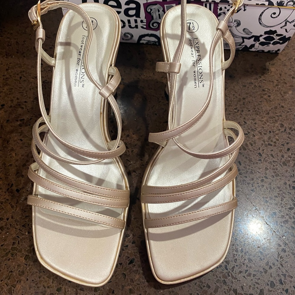 Expressions for Women sandal dress shoe size 7.5